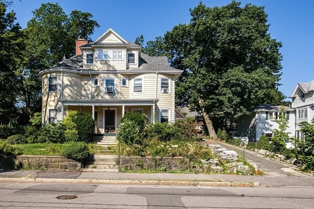 161 Walnut St, Newtonville