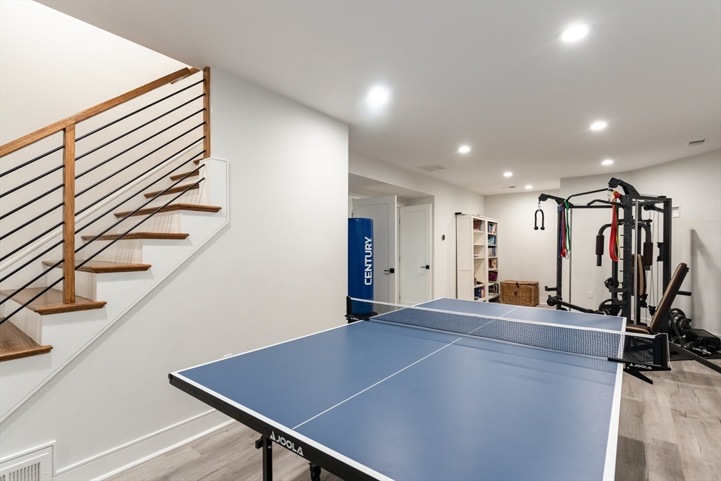 19 Shute Path, Newton Center