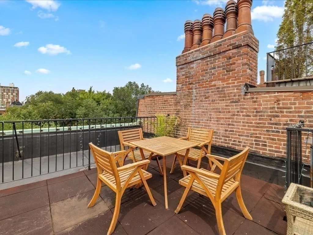 228 Commonwealth Ave, Back Bay