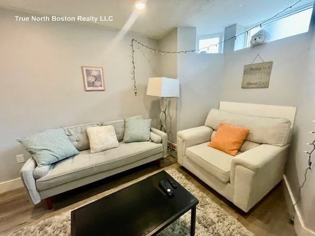 18 Atlantic St, South Boston