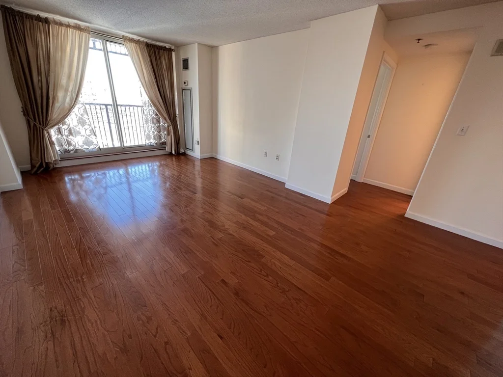 8 Museum Way, East Cambridge