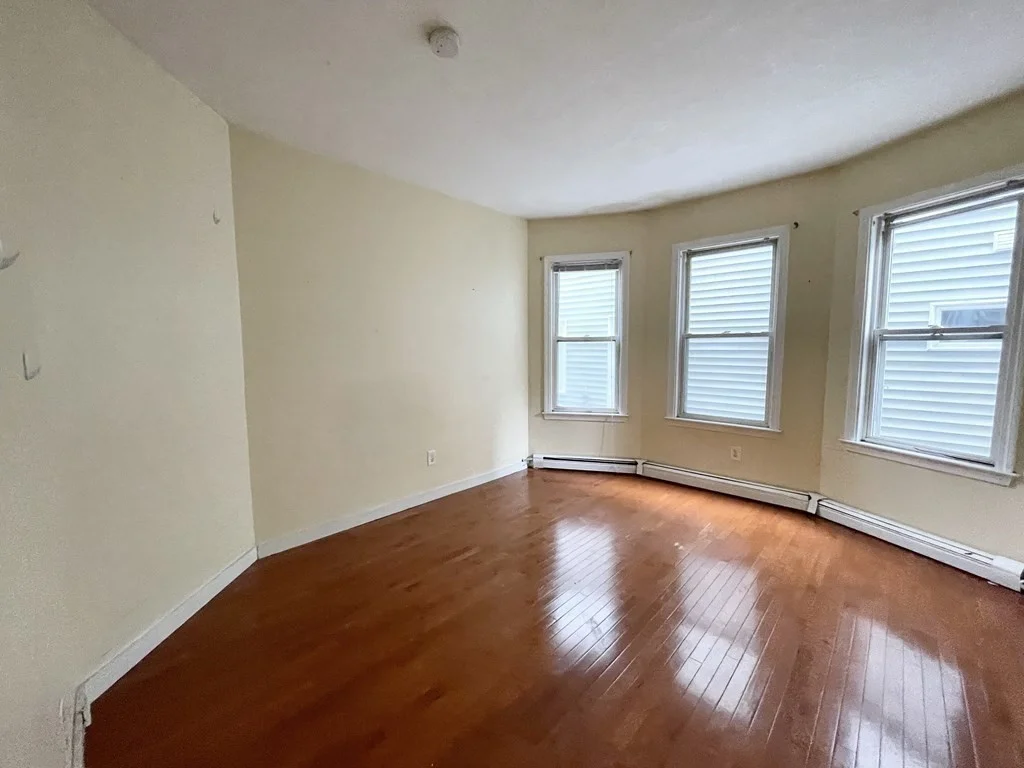 7 Iroquois, Mission Hill