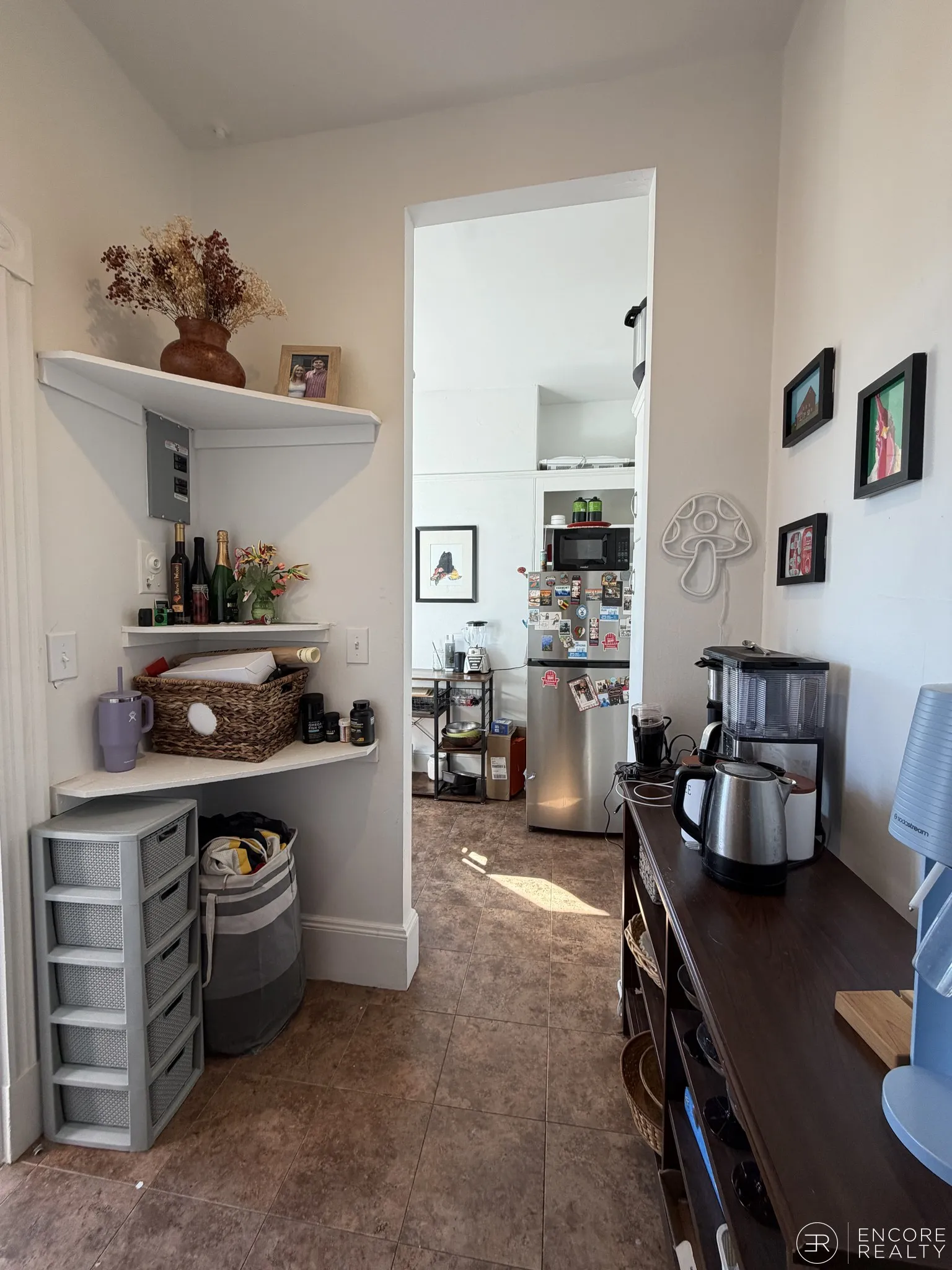 16 Davis Ave, Emerson Gardens