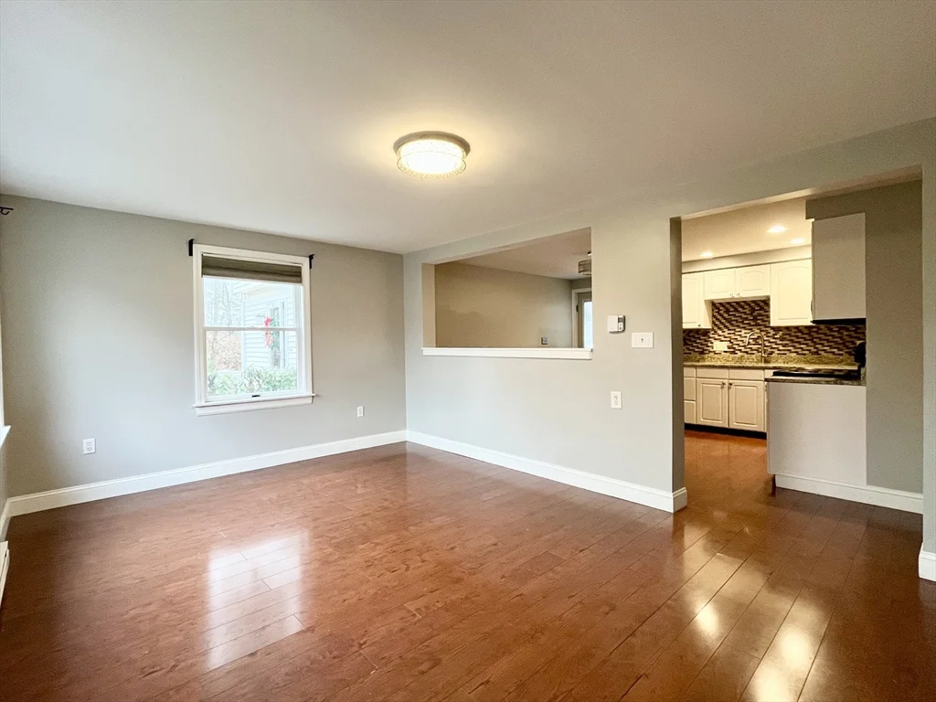 11 Jones Landing, Walpole