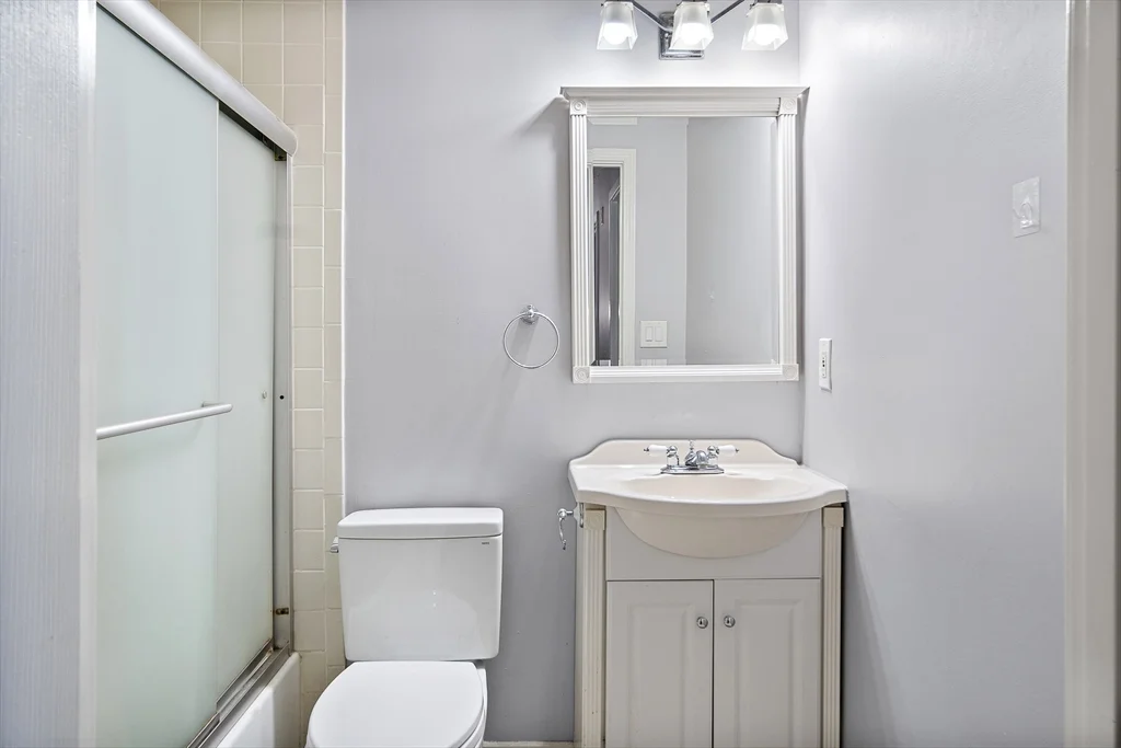 201 Thorndike St, Lowell