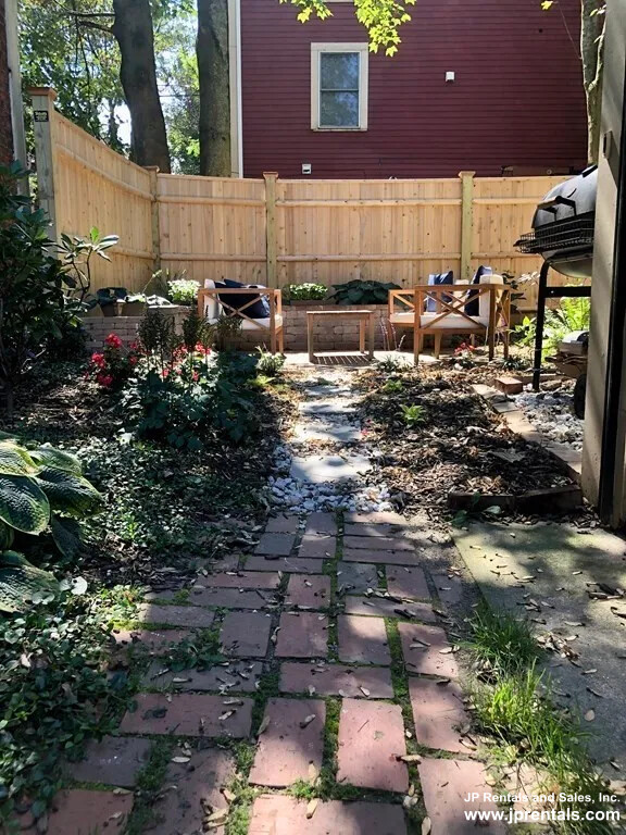 19 Norfolk St, Roxbury