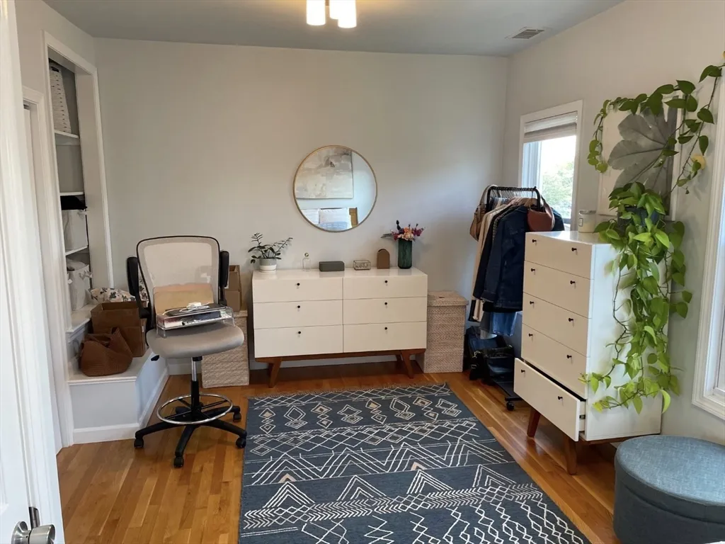 258 Everett St, East Boston