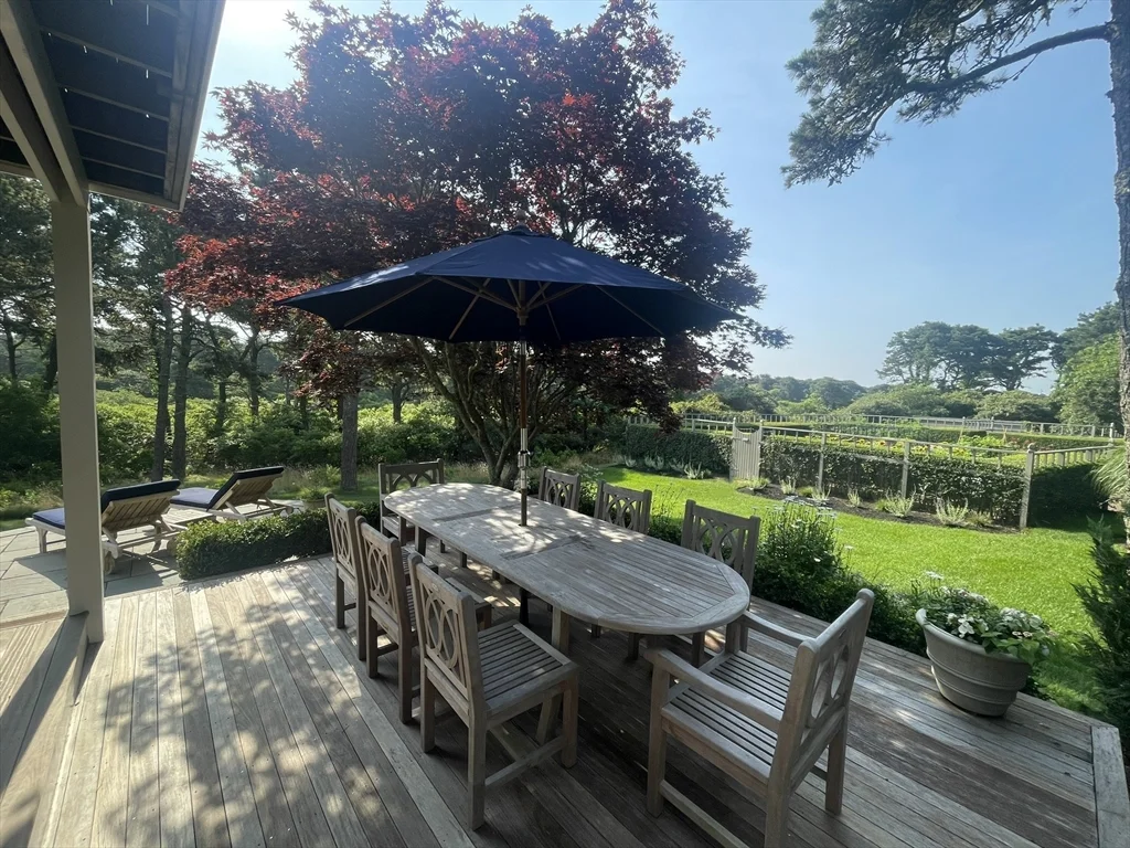 1A Pochick Ave, Nantucket