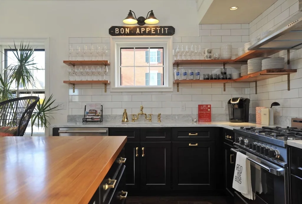 25 Broad St, Nantucket