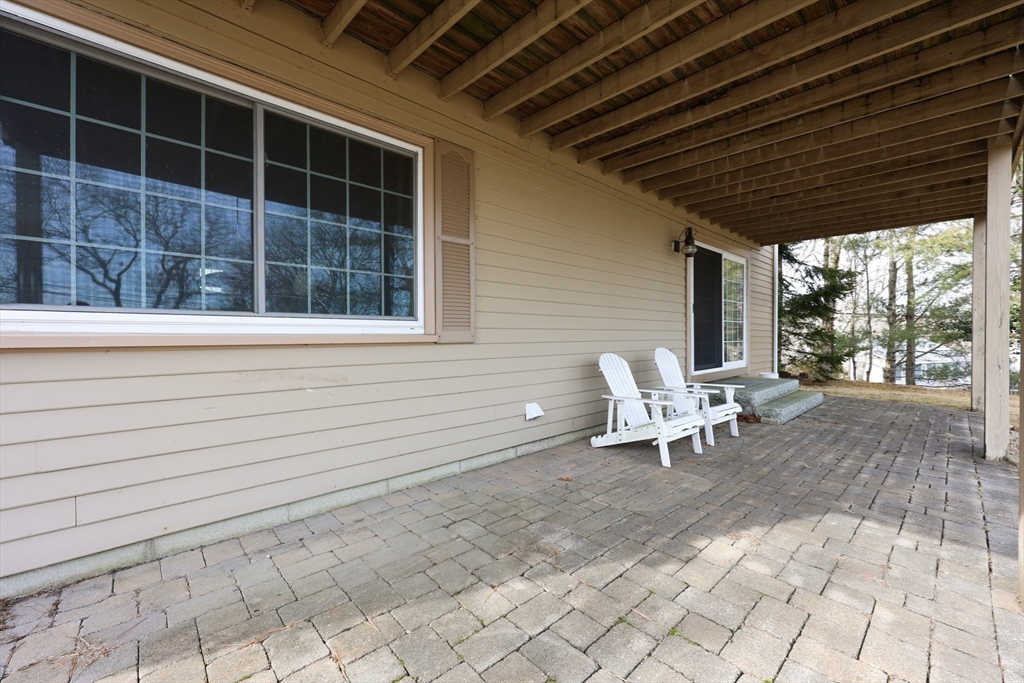 92 James Cir, Mashpee