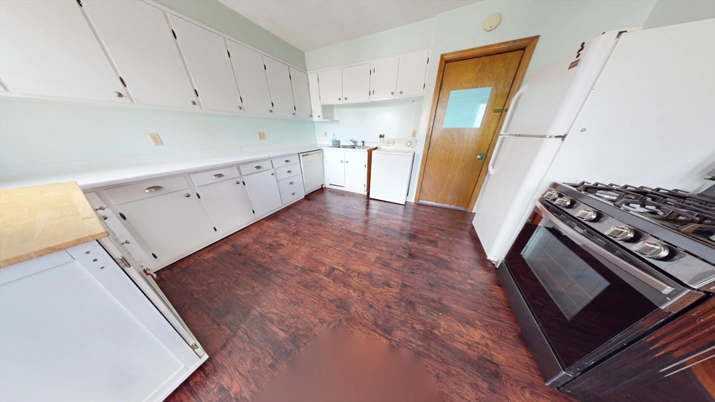 27 Princeton St, Medford