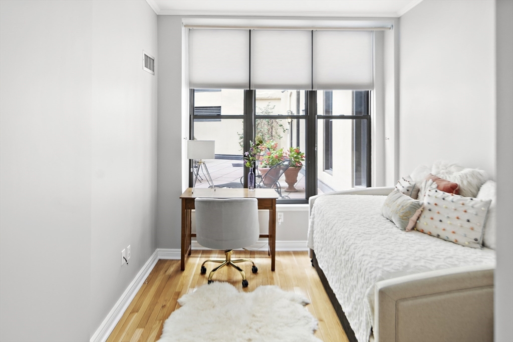 4 Charlesgate E, Back Bay