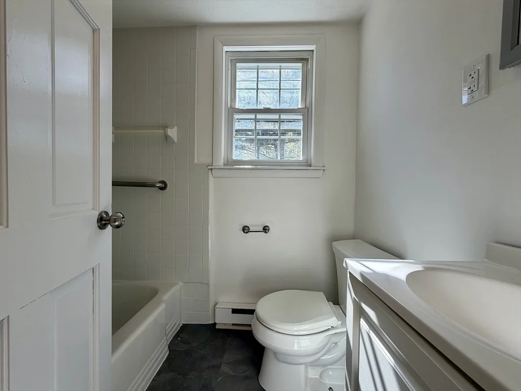 15 Park Ave, Foxboro