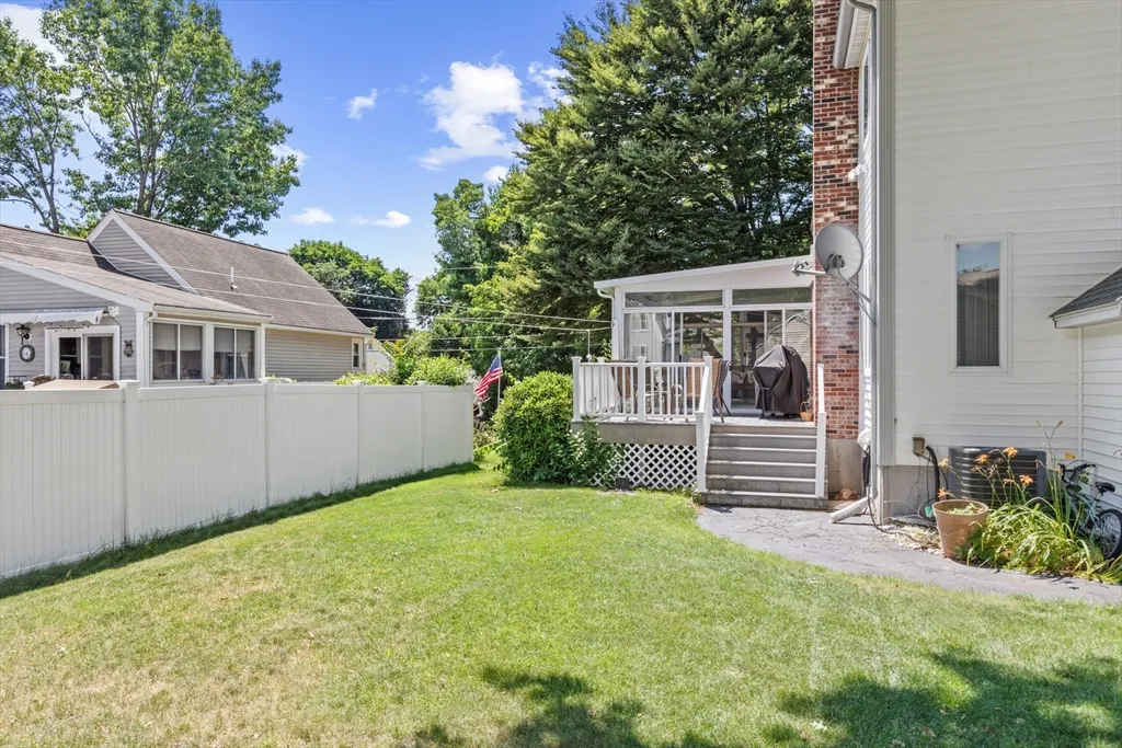 54 Jennifer Rd, Pawtucketville