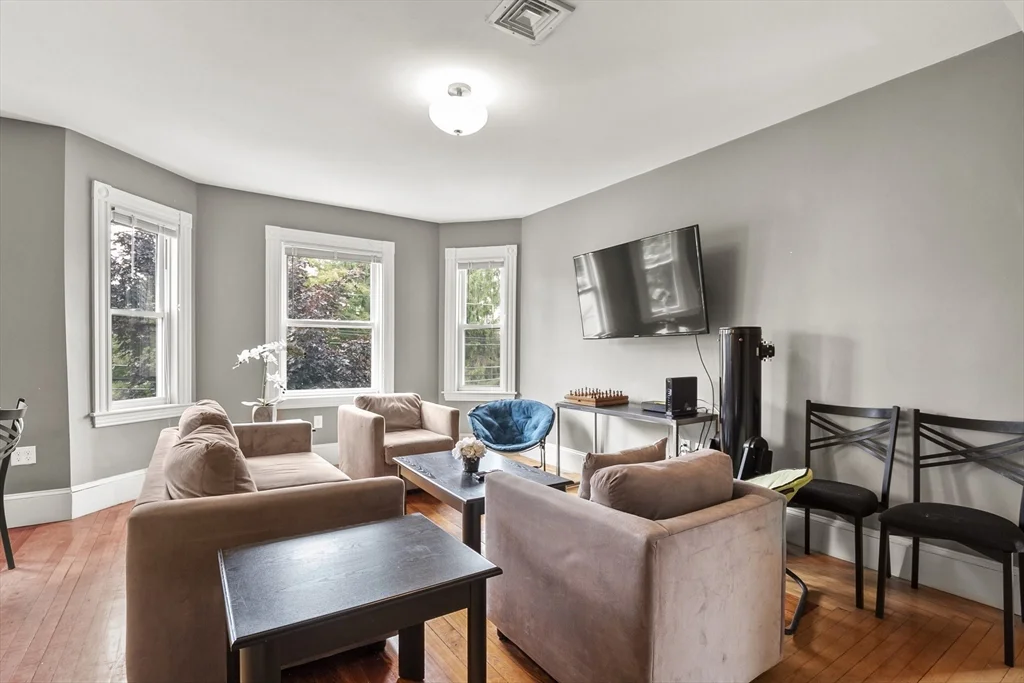 139 Adams St, Waltham