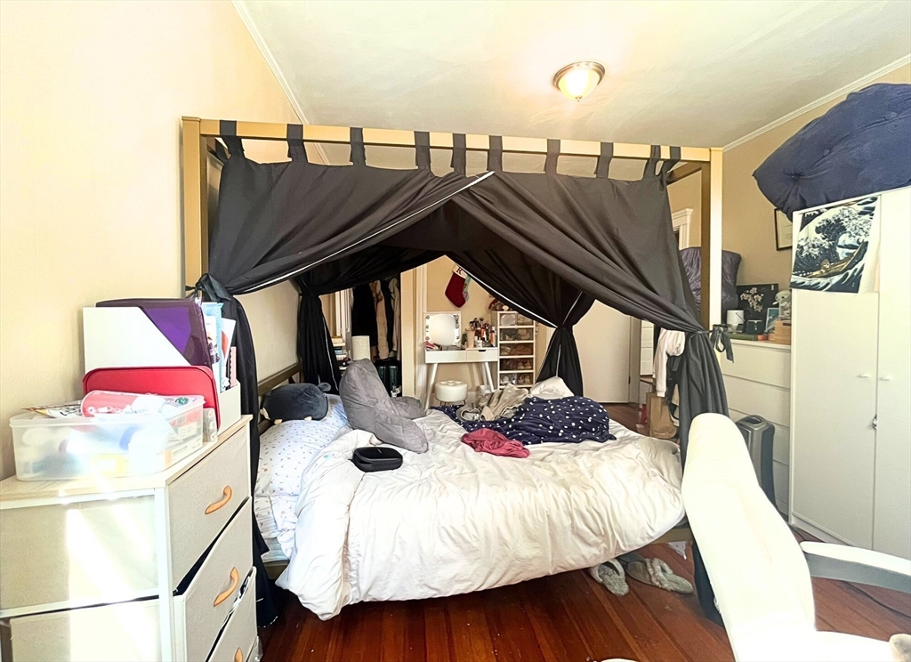 3907 Washington St, Jamaica Plain