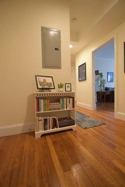 191 Winthrop Rd, Washington Square