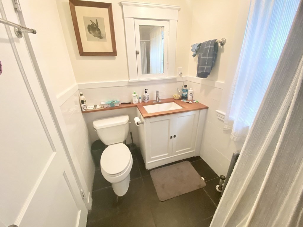 911 Broadway, Davis Square