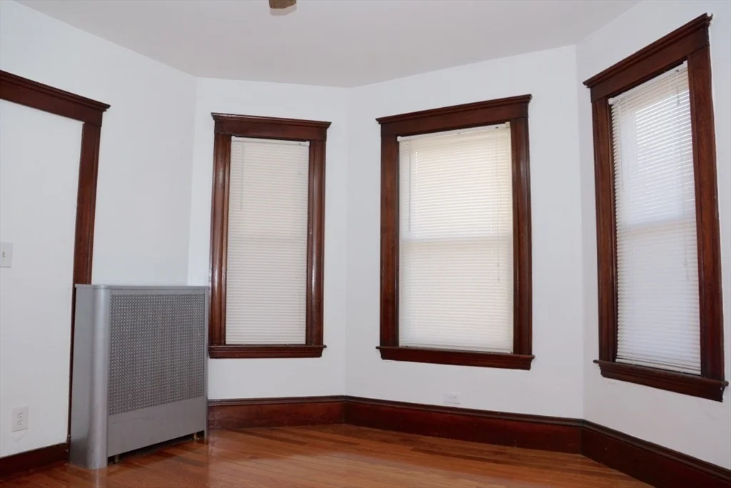 18 Indiana Ave, East Somerville