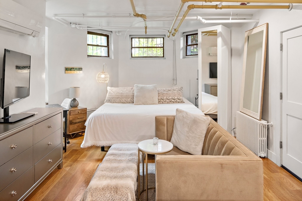 364 Marlborough St, Back Bay