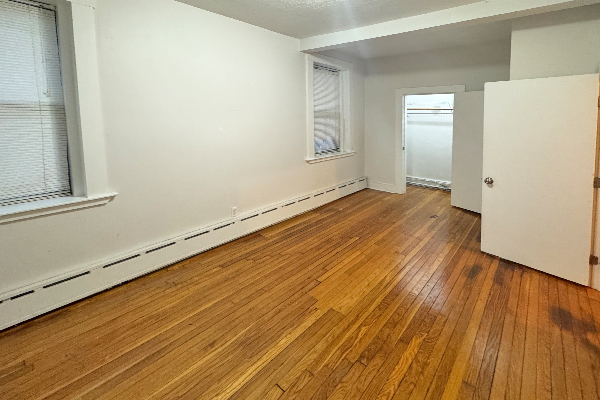 918 Cambridge St, Wellington-Harrington