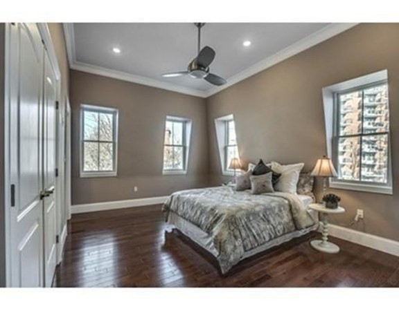 22 Hamlet St, Somerville