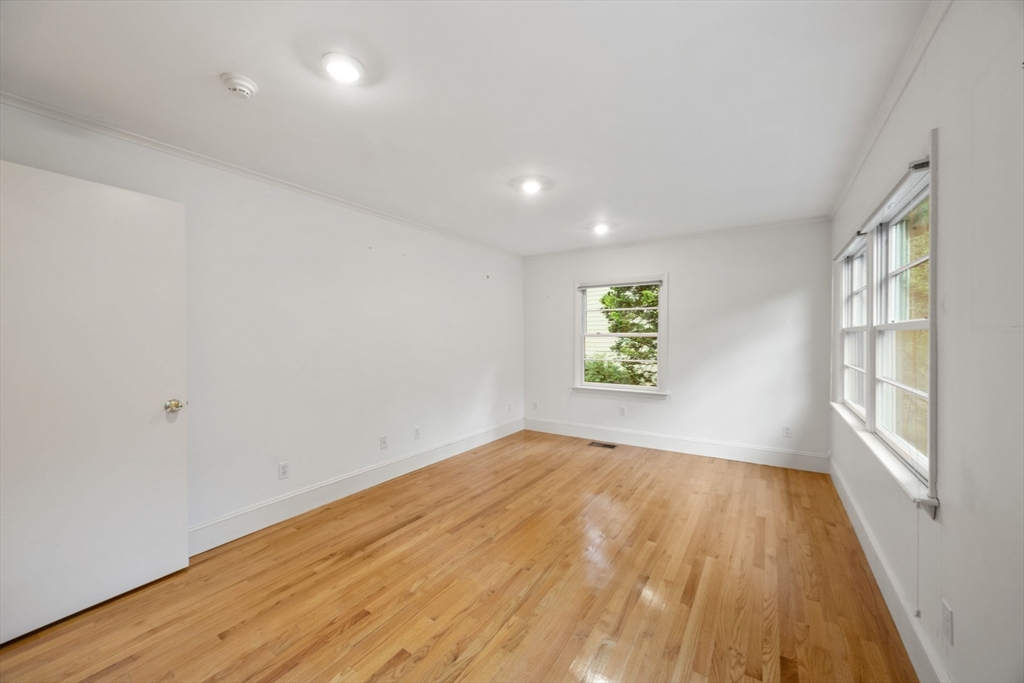 140 Paulson Rd, Waban