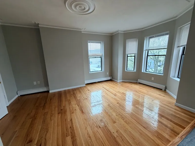 92 Blue Hill Ave, Roxbury