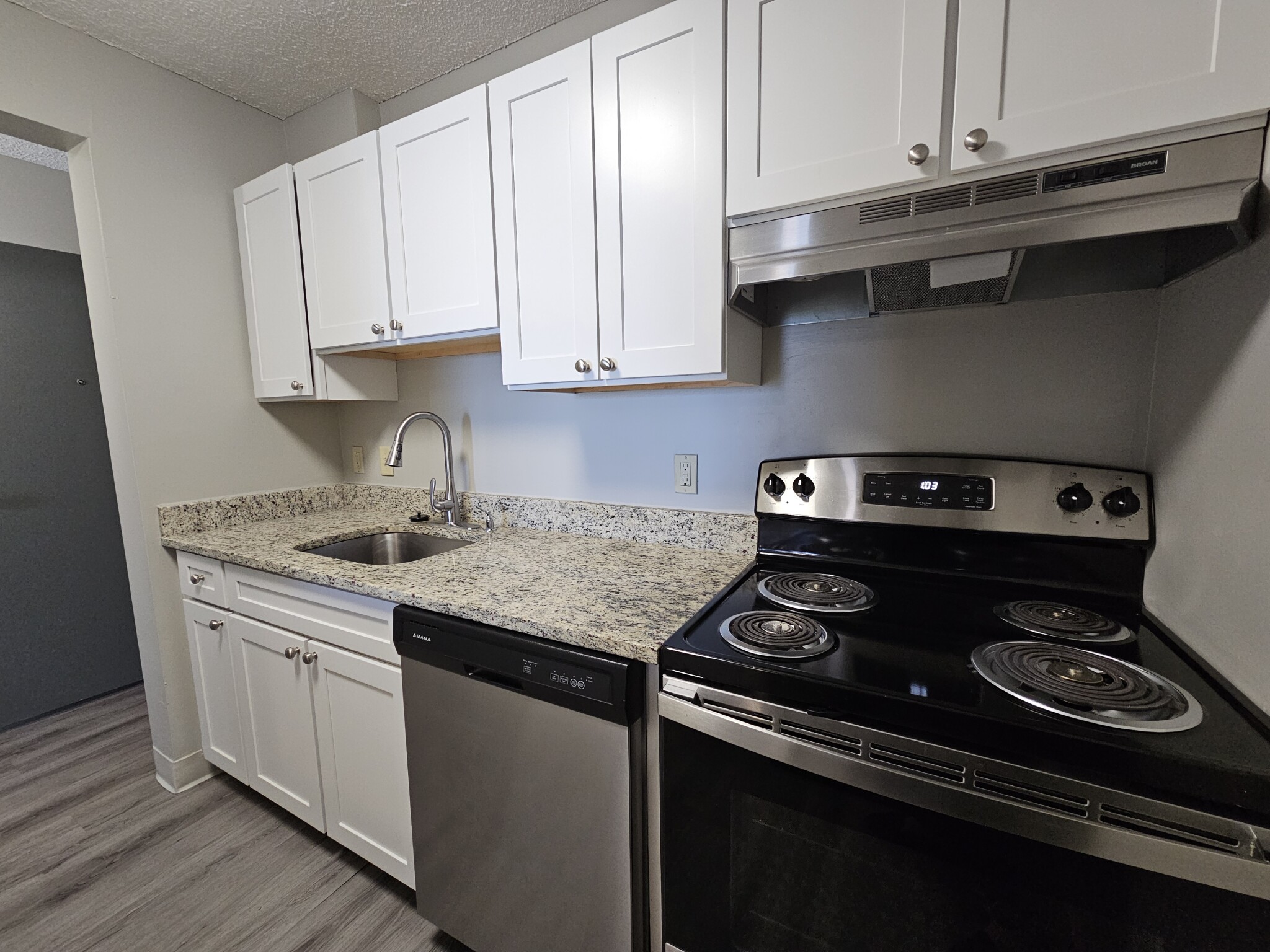 65 North Point Dr, Dorchester