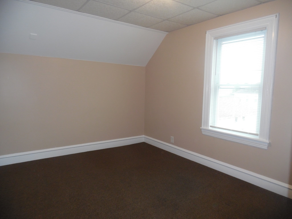 1199 Rodman St, Fall River