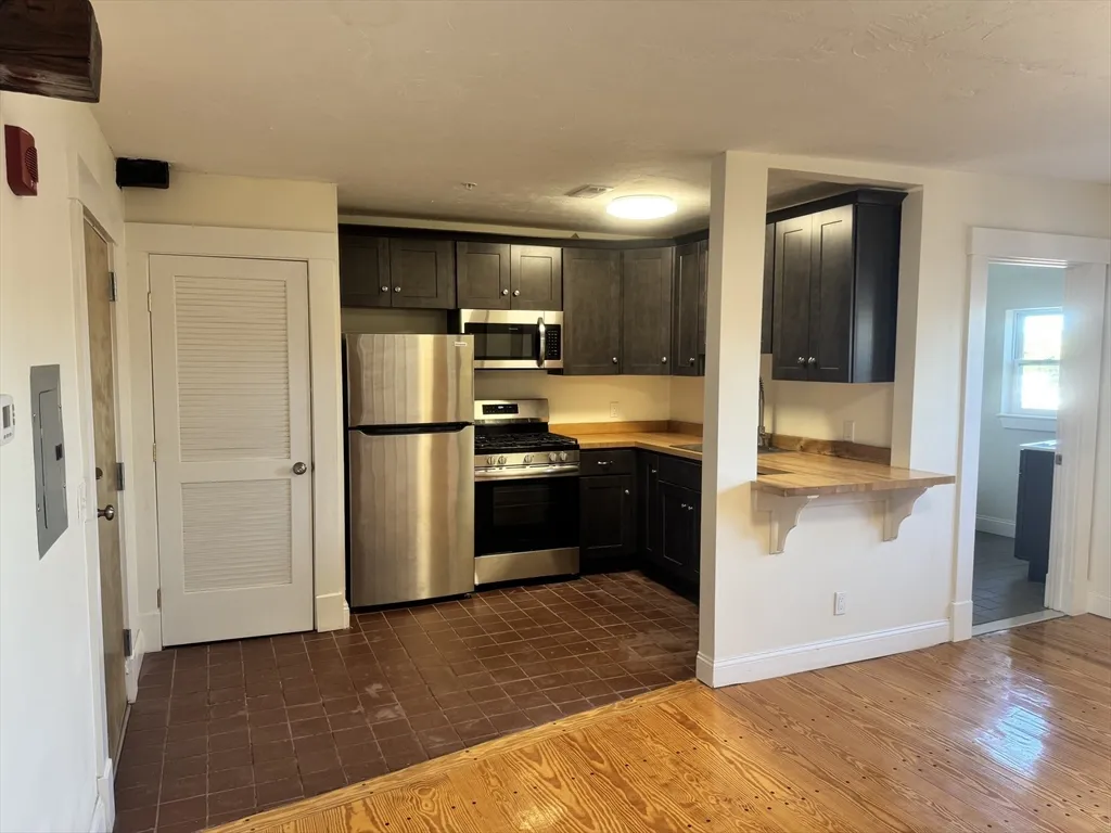 300 Main St, Southbridge