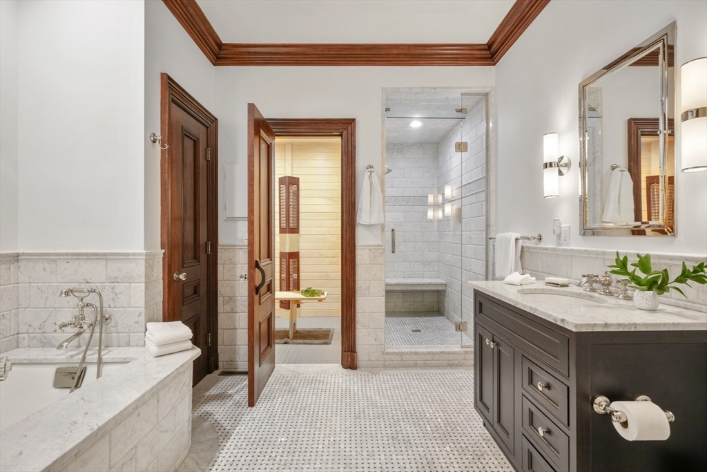 409 Commonwealth Ave, Back Bay