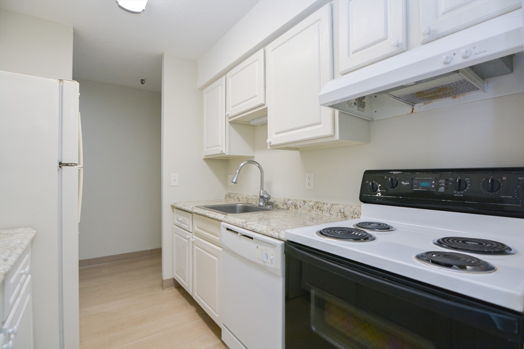 95 Audubon Rd, Wakefield