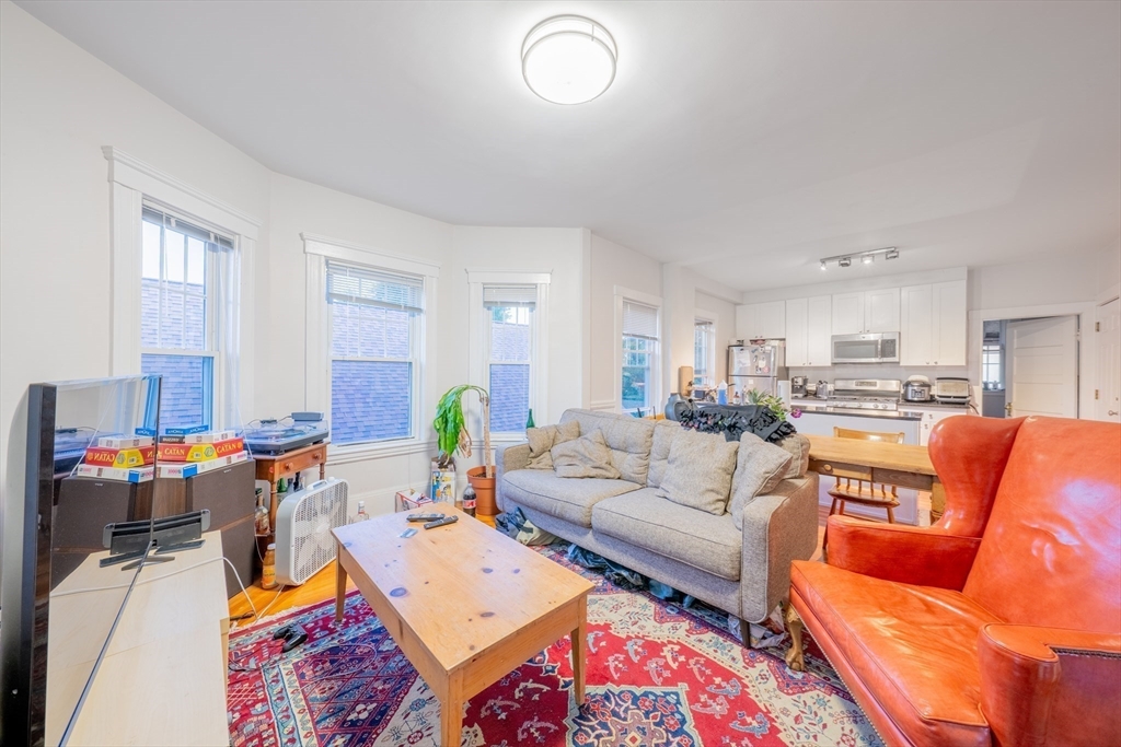 37 Magoun St, North Cambridge