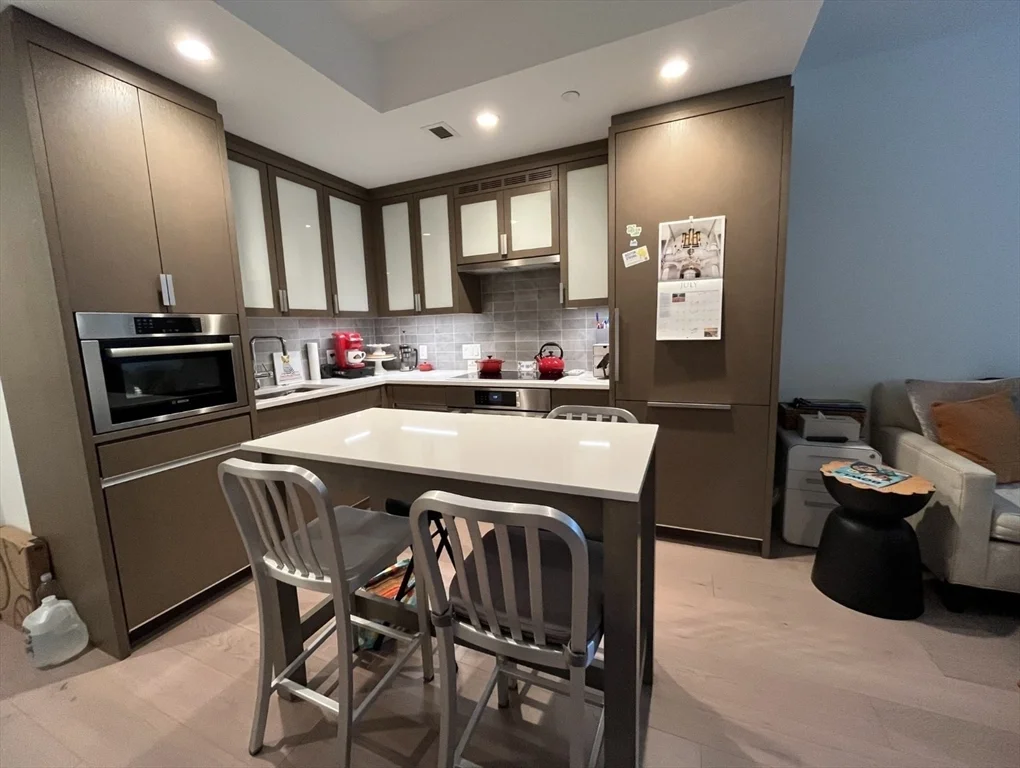 100 Lovejoy, West End