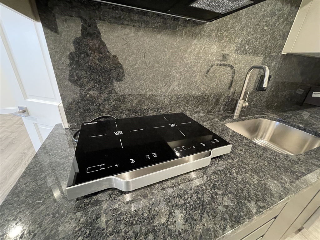 1028 Commonwealth Ave, Boston