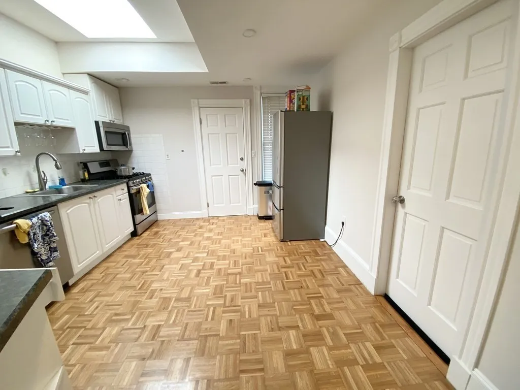 108 Buttonwood, Boston