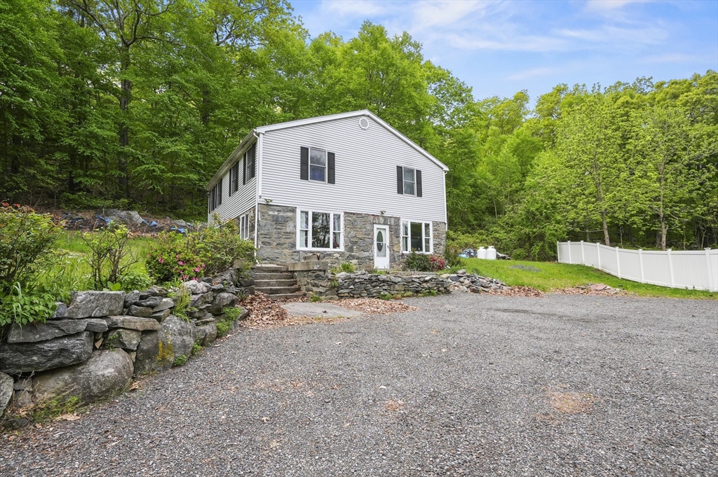 9 Gover Rd, Millbury