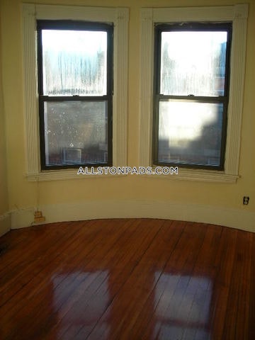 4 bed, 2 bath apartment for rent at 235.5 Harvard Ave Unit 5, Allston — photo 3 of 52