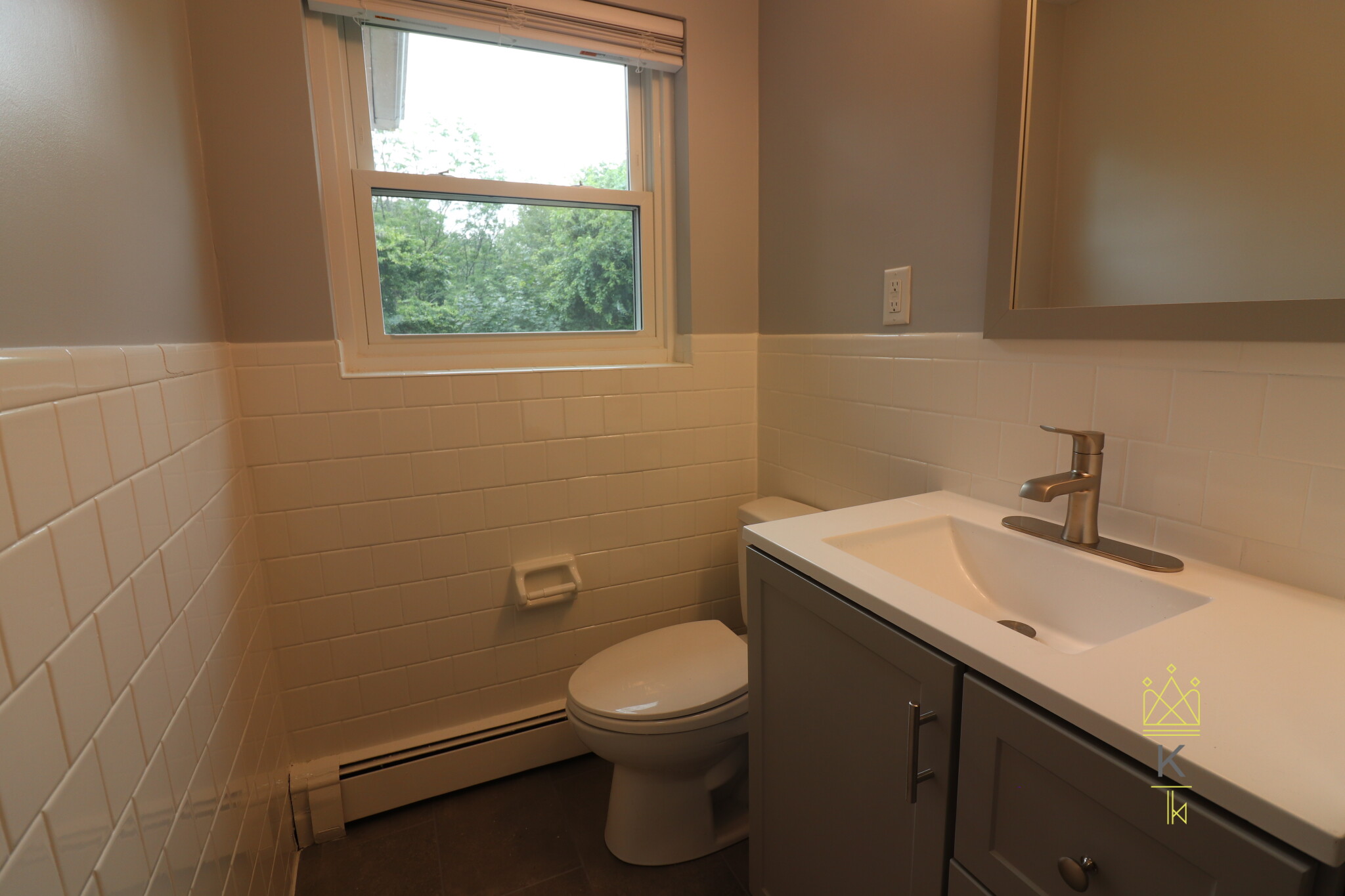 72 Louise Rd, Chestnut Hill