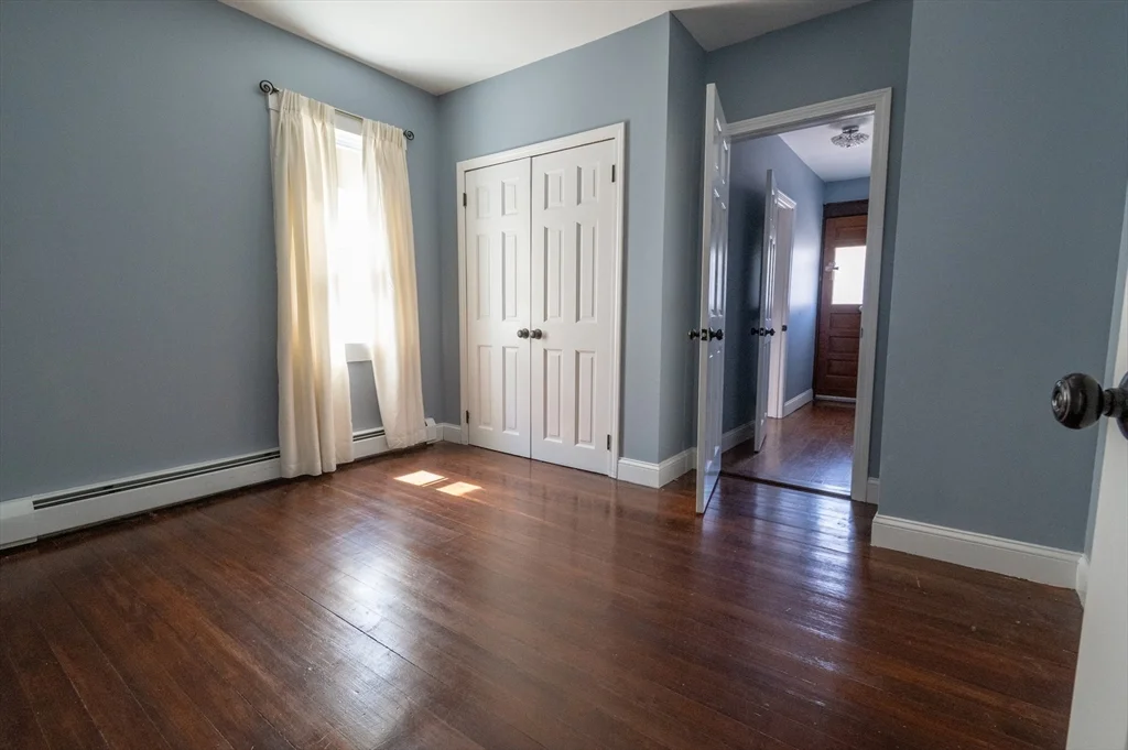 28 Harding Ter, Dedham