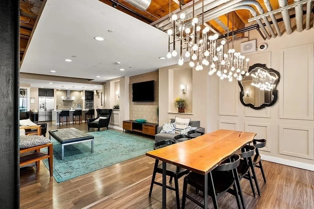 130 John St, Downtown