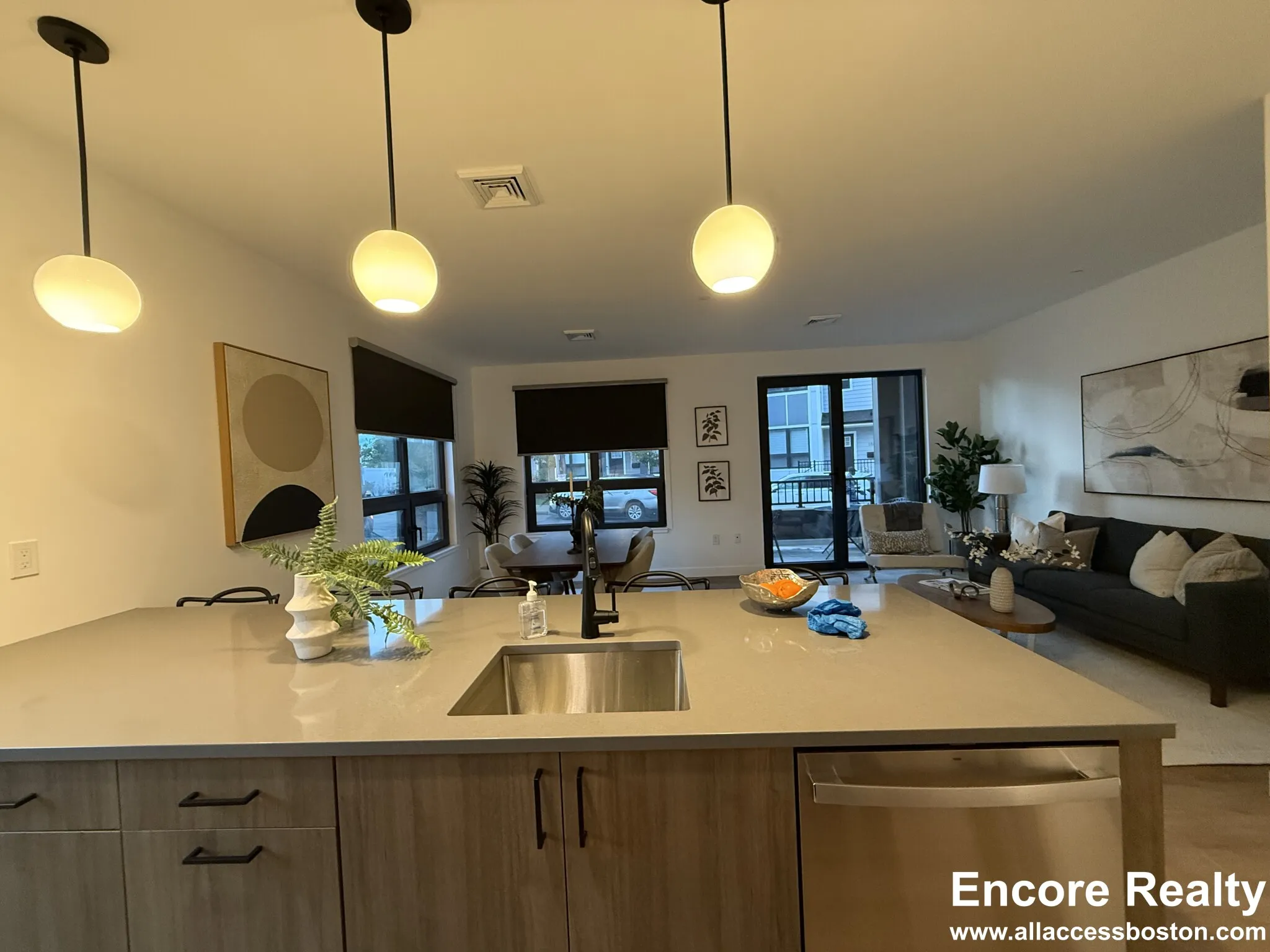 199 Gardner St, West Roxbury