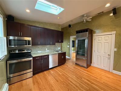 24 Ellington Rd, Powder House Square