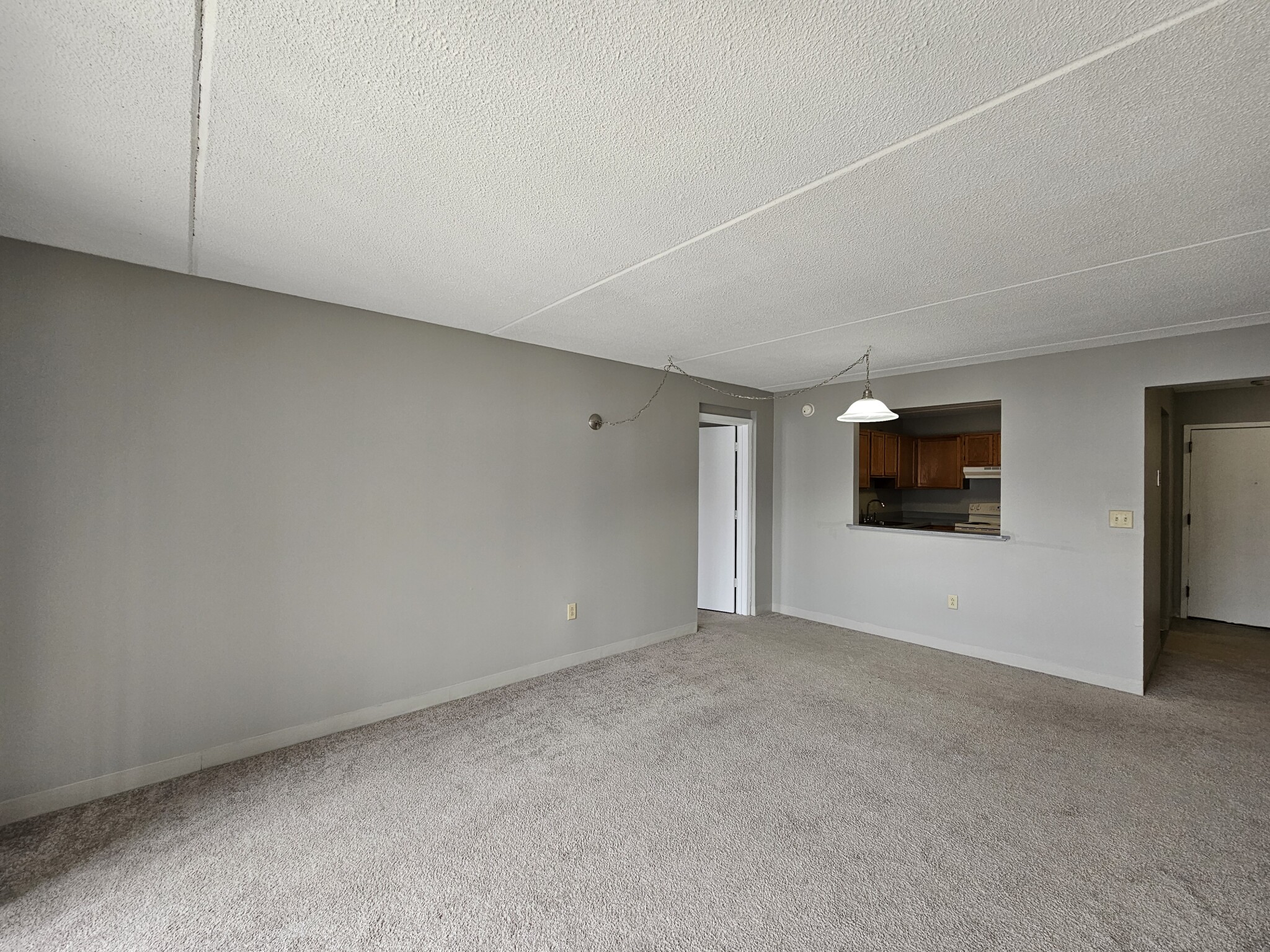 25 South Point Dr, Dorchester