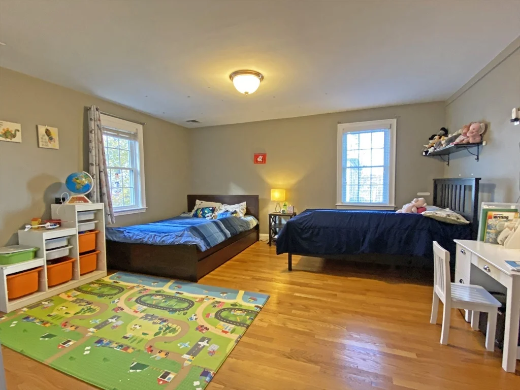 375 Lowell Ave, Newtonville