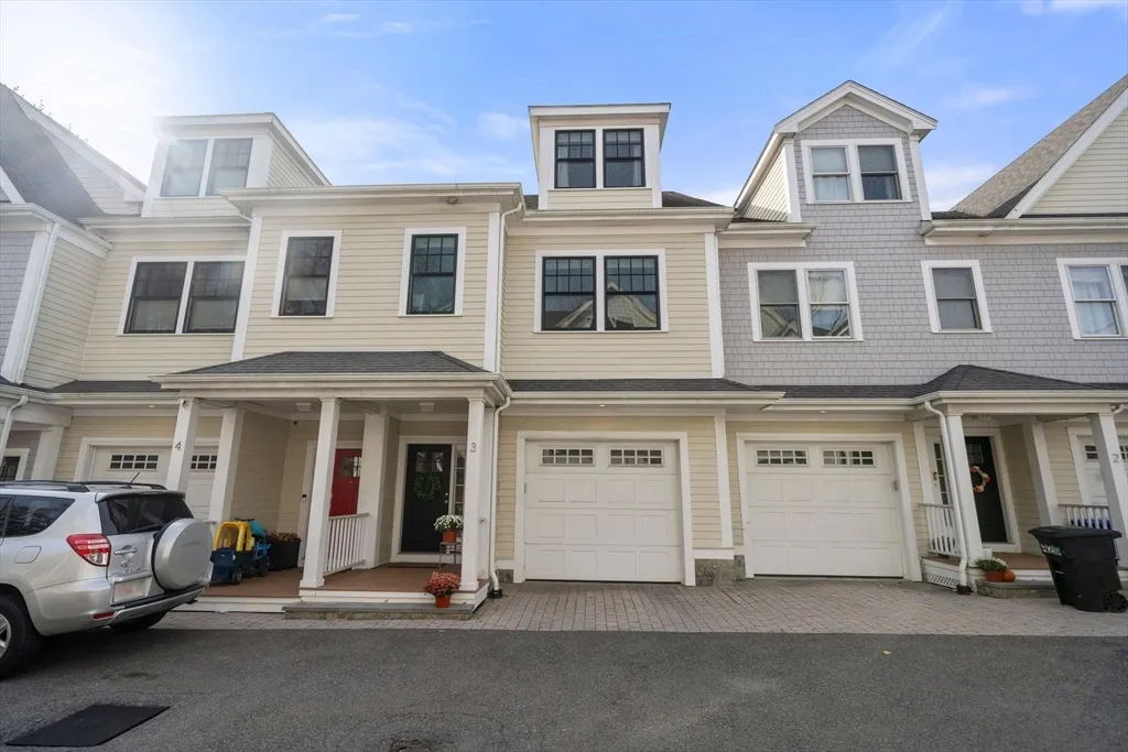 30 Park St, Fields Corner East