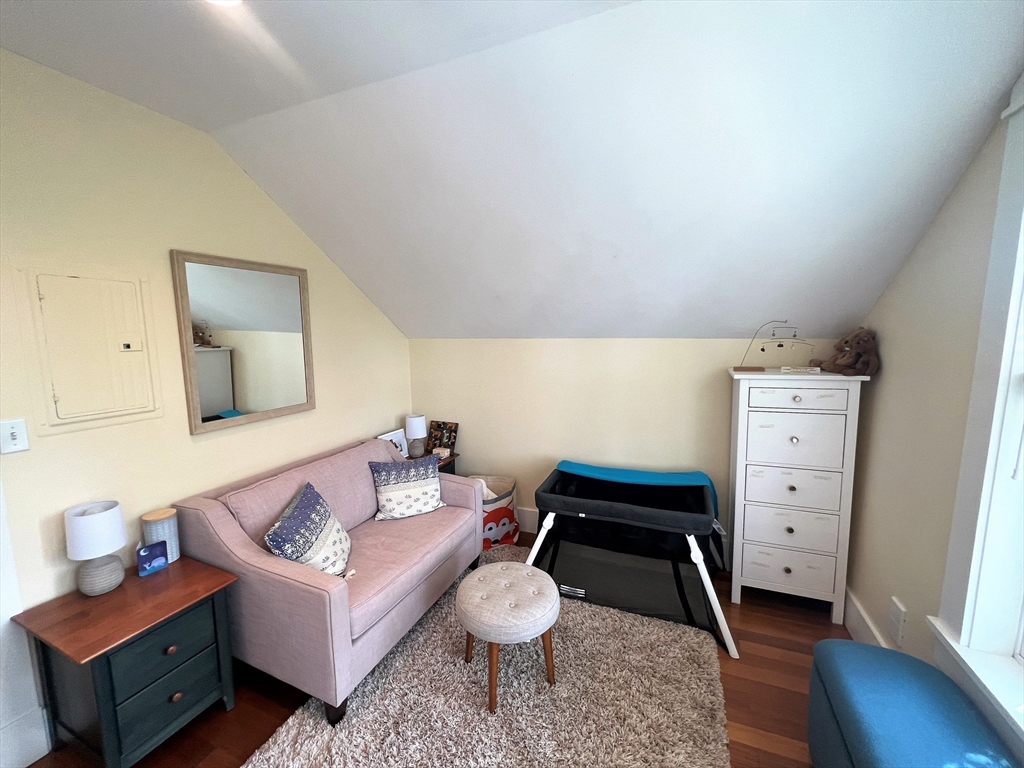 44 Rockview St, Jamaica Plain