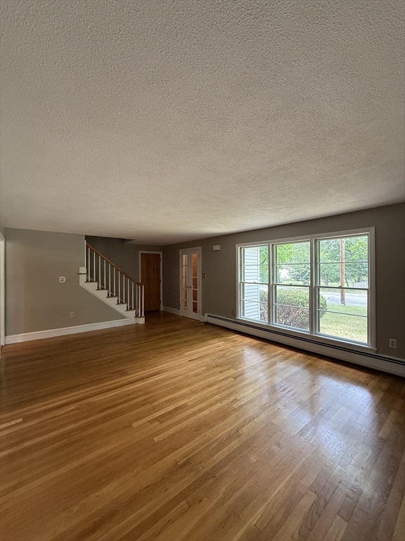 376 S Main St, Andover