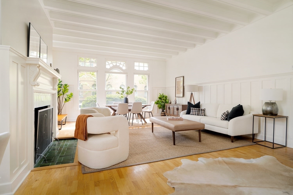 65 Glen Rd, Brookline Village